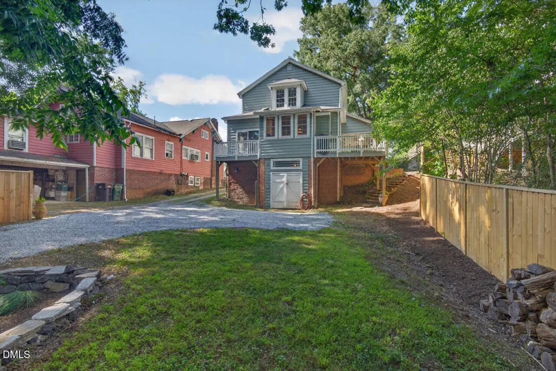 Photo of 321 W Trinity Avenue