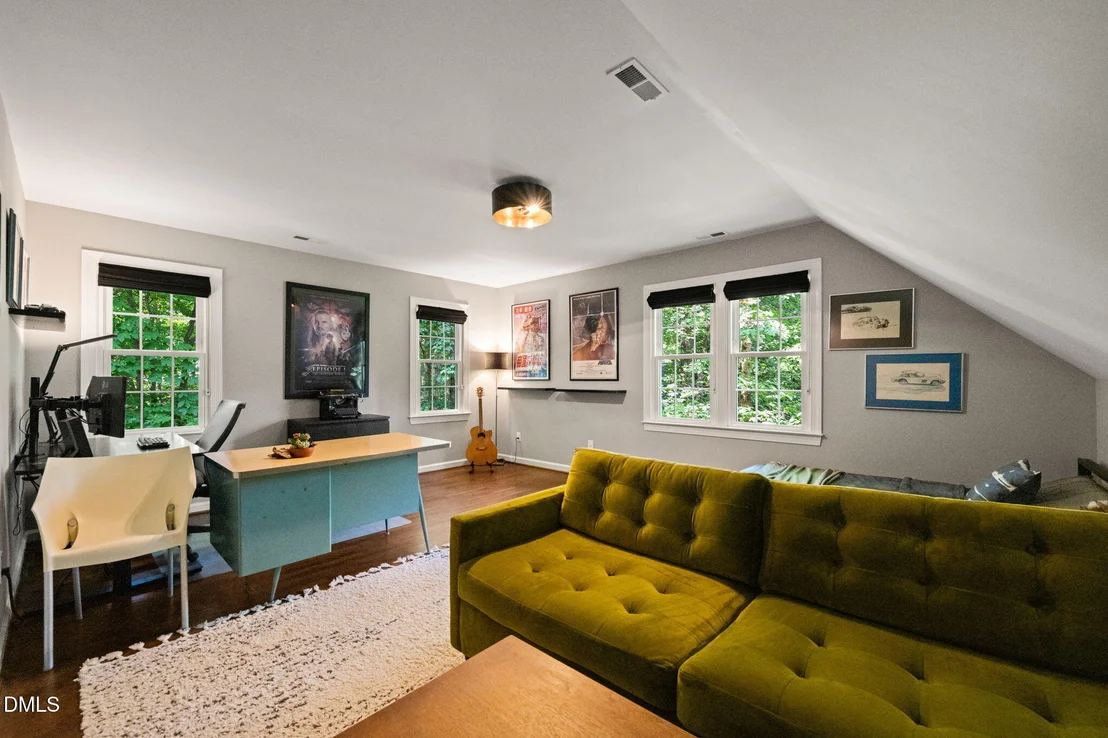 Photo of 102 Ormsby Court