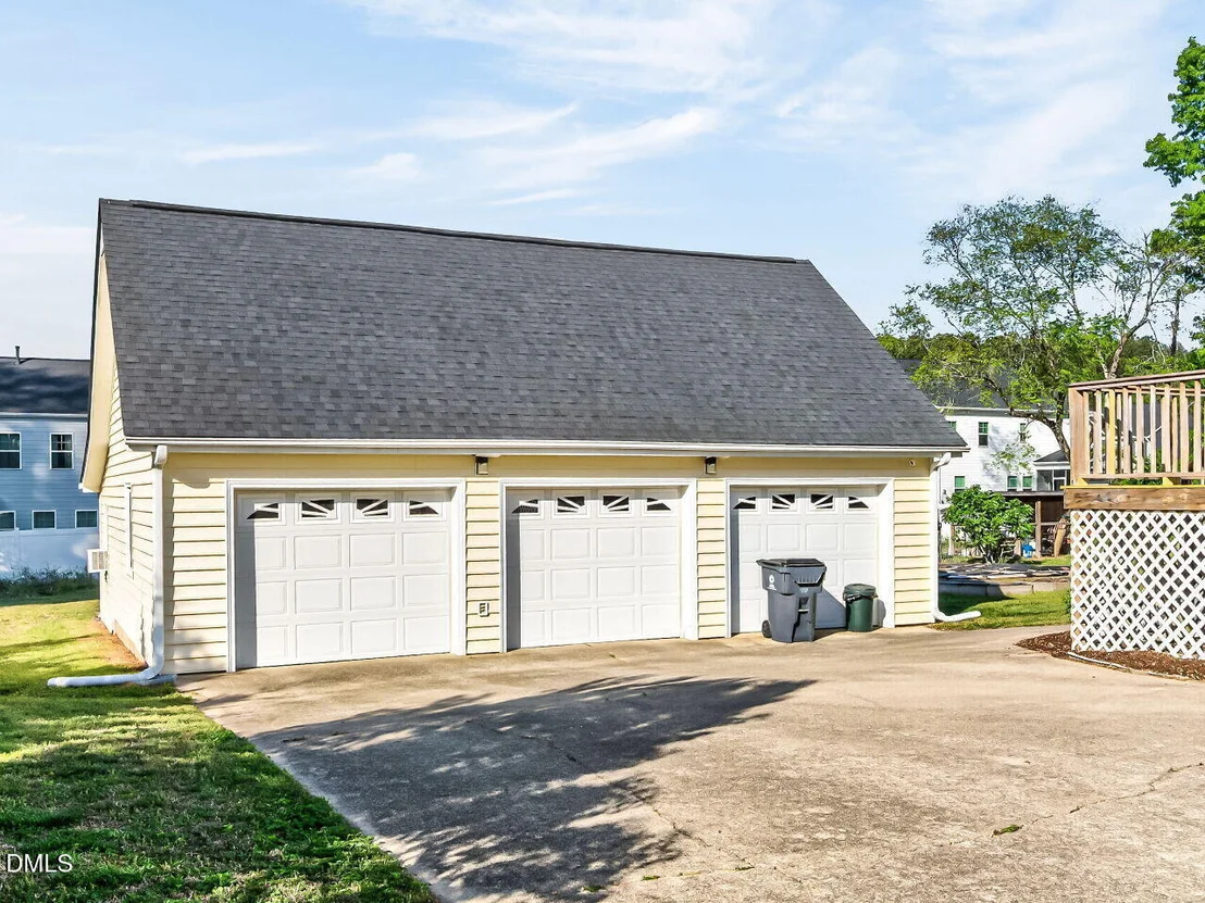 Photo of 1425 Raybon Drive