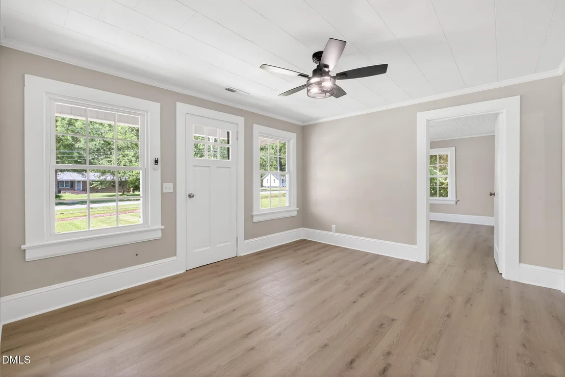 Photo of 5887 Main Street