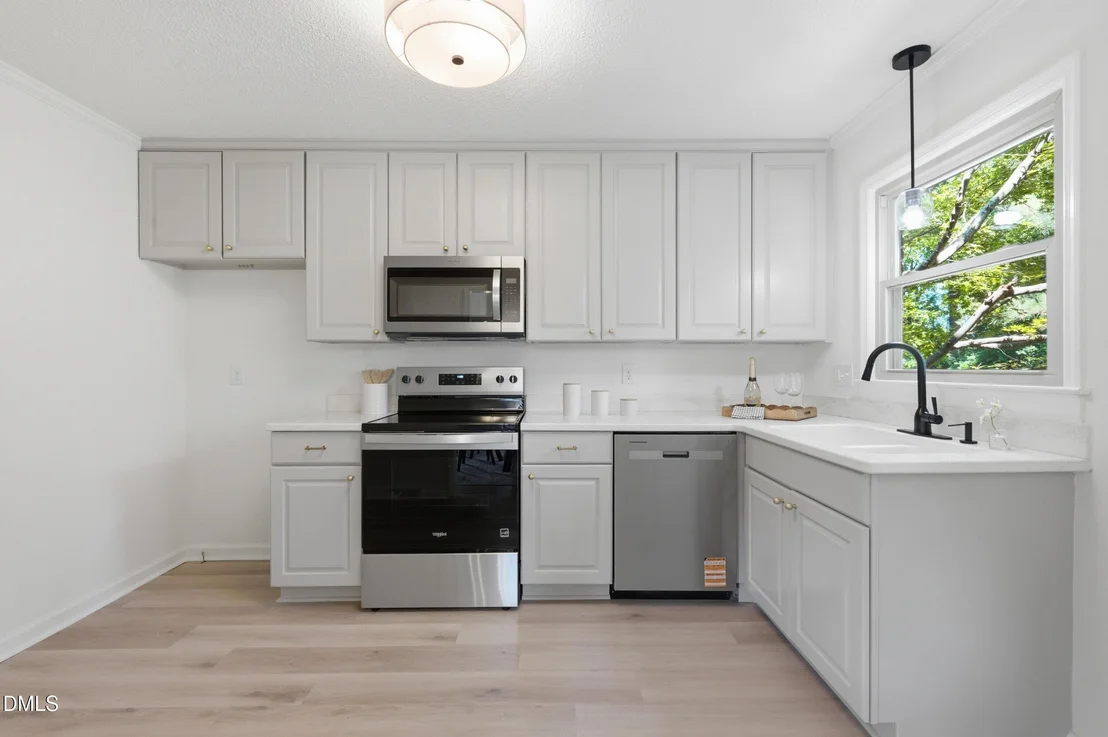 Photo of 66 White Oak Drive