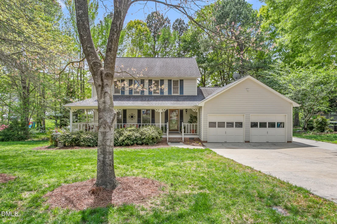 Photo of 207 Windrift Drive