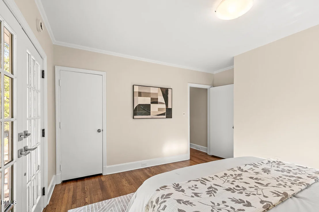 Photo of 2720 University Drive