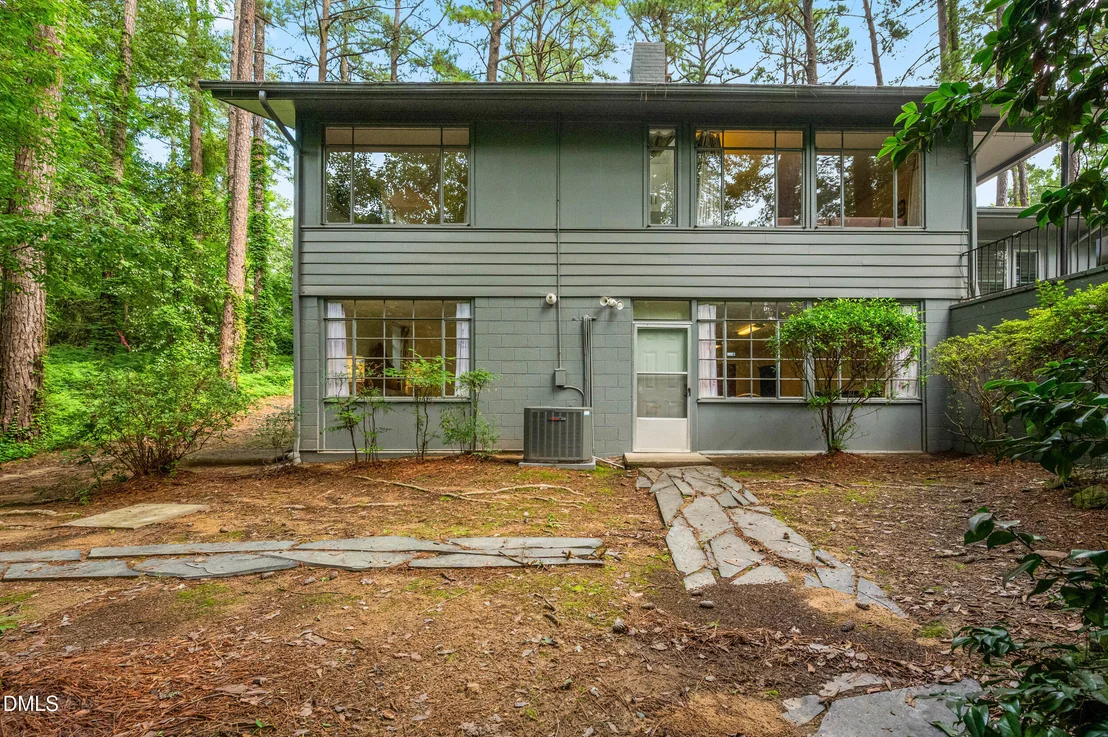Photo of 425 Brookside Drive