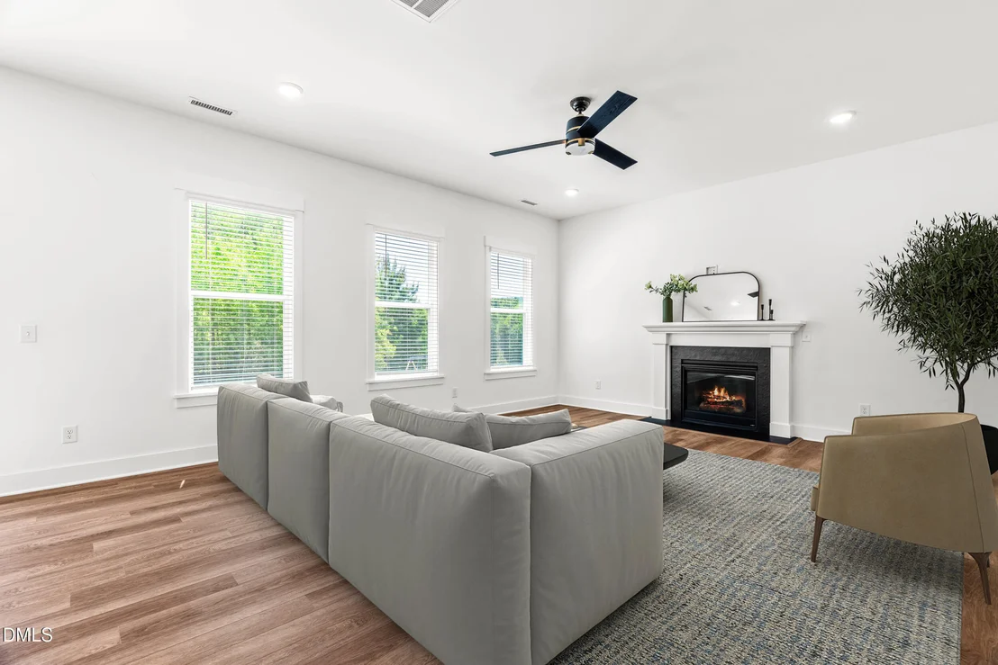 Photo of 2135 Leo Drive