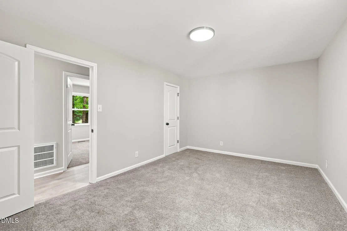 Photo of 807 Yosemite Circle
