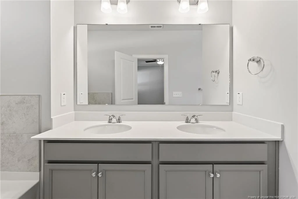 Photo of 33 Cornelia Crossing