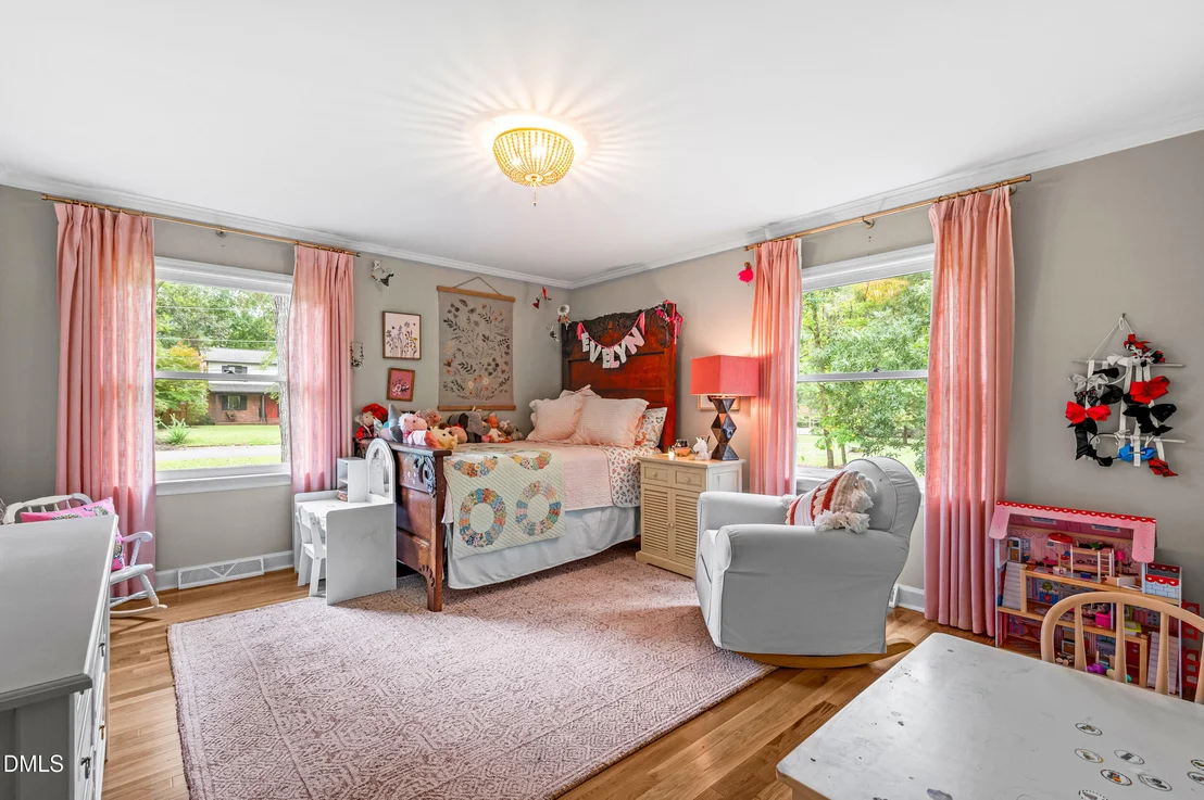 Photo of 1110 Chestnut Drive