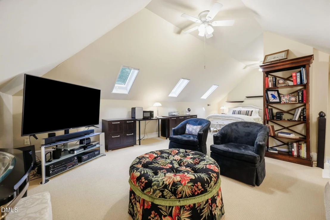 Photo of 2221 Weybridge Drive