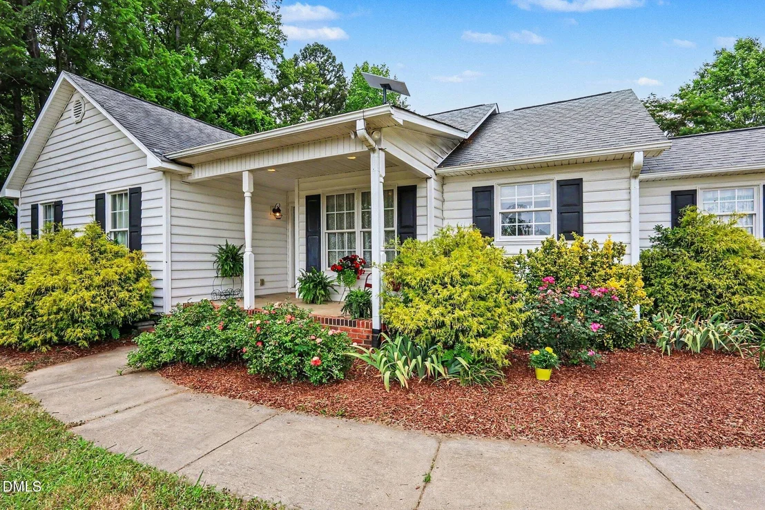 Photo of 1750 Tom Oakley Road
