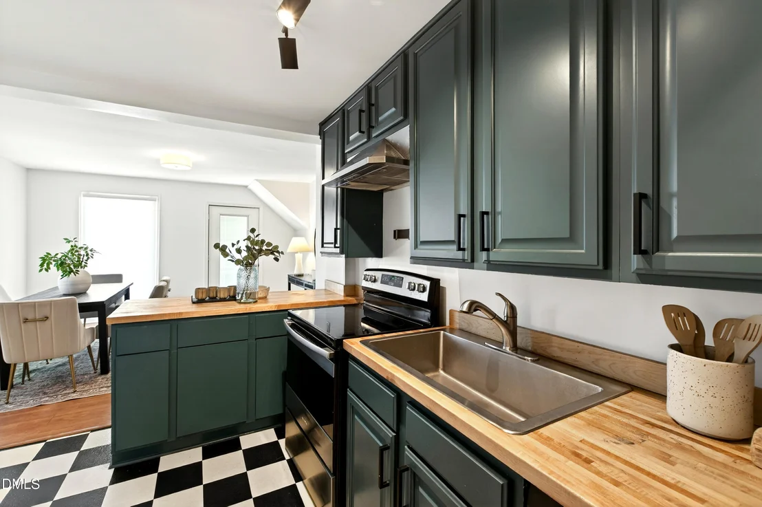 Photo of 913 Washington Street