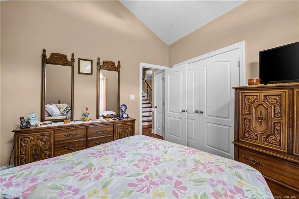 Photo of 605 Oakridge Drive