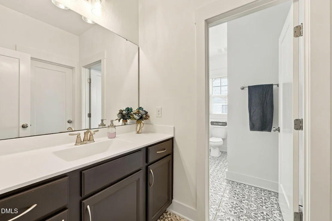 Photo of 325 Underhill Way