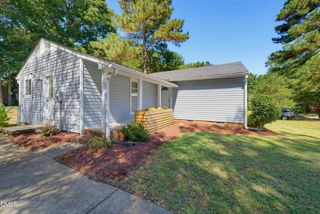 Photo of 1106 Broadford Drive