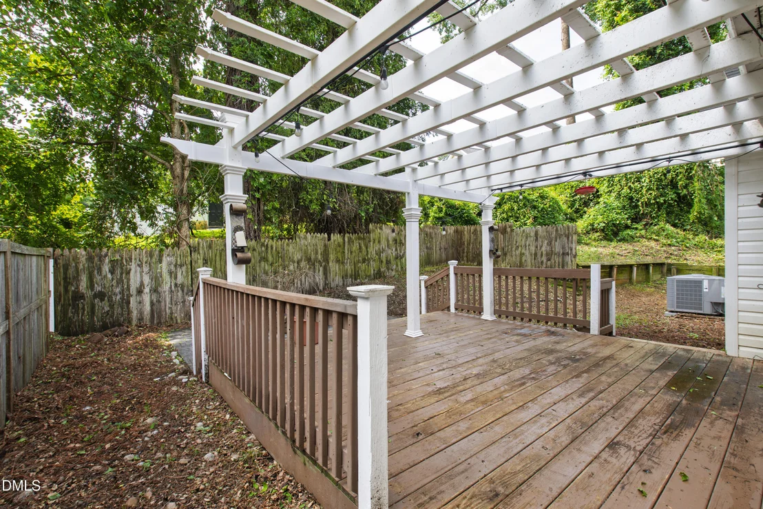 Photo of 1341 Crabtree Boulevard