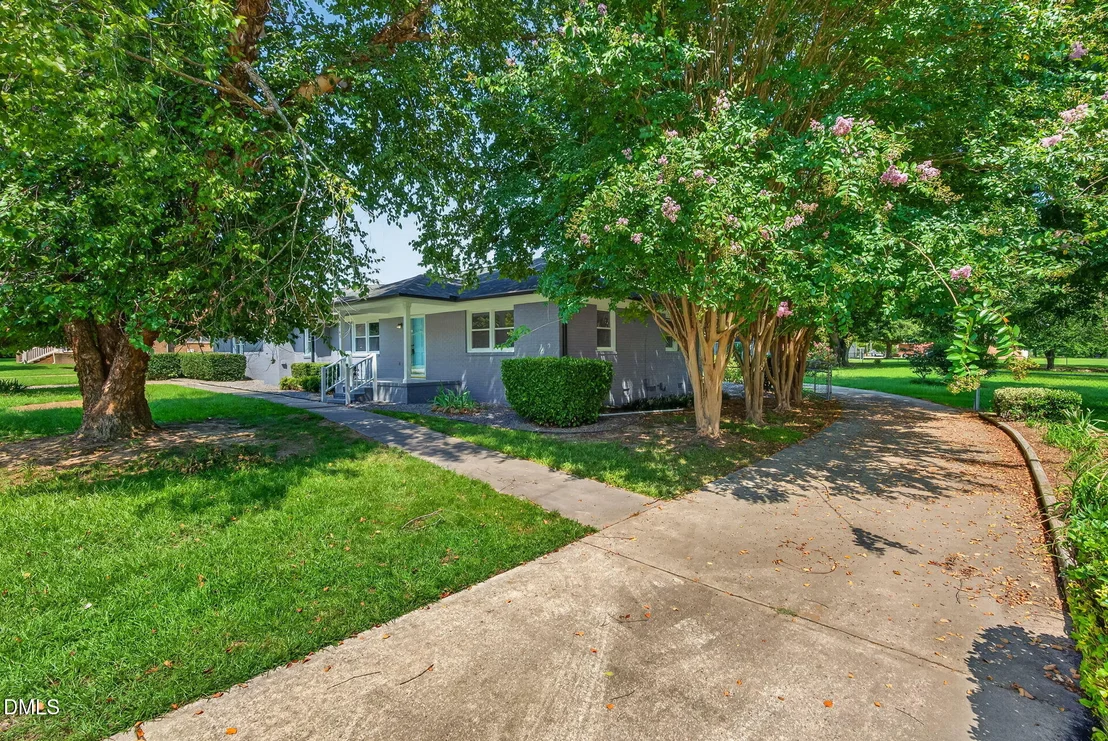 Photo of 6145 Front Street