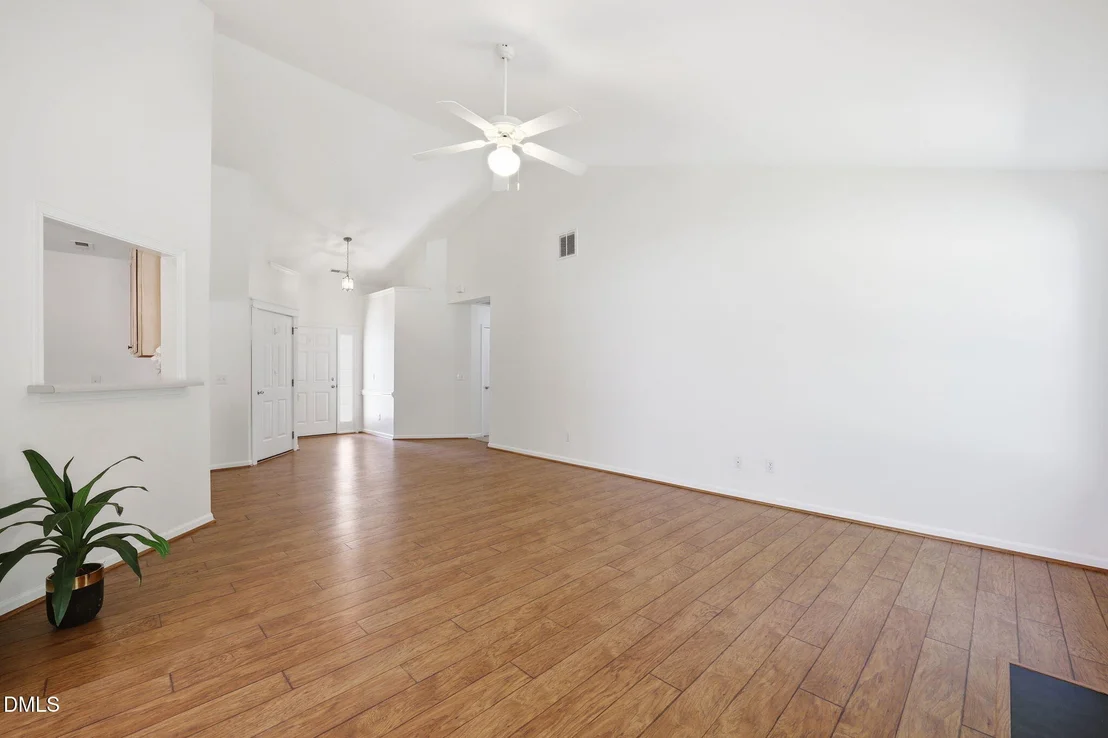 Photo of 514 Walnut Crossing Drive