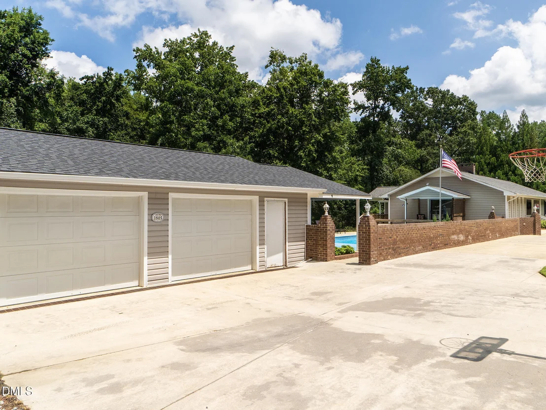 Photo of 1805 Travis Lane