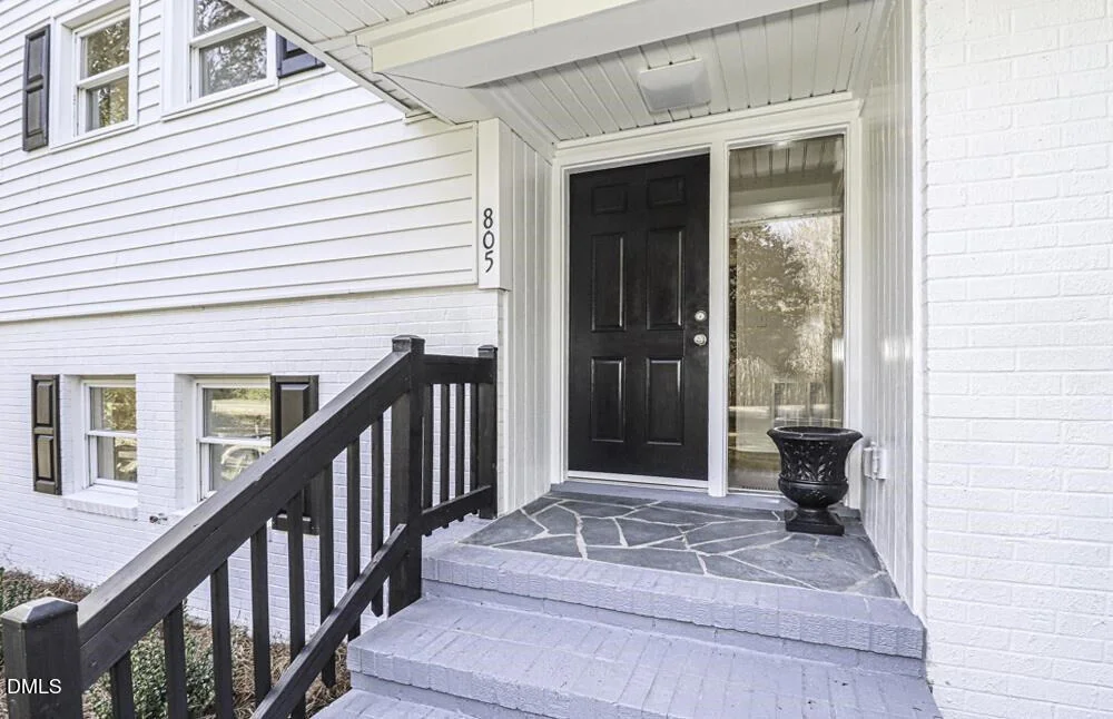 Photo of 805 River Road