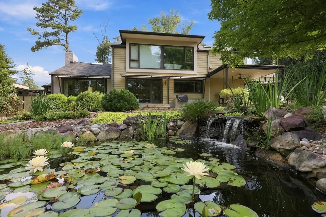 Photo of 3007 Surrey Road