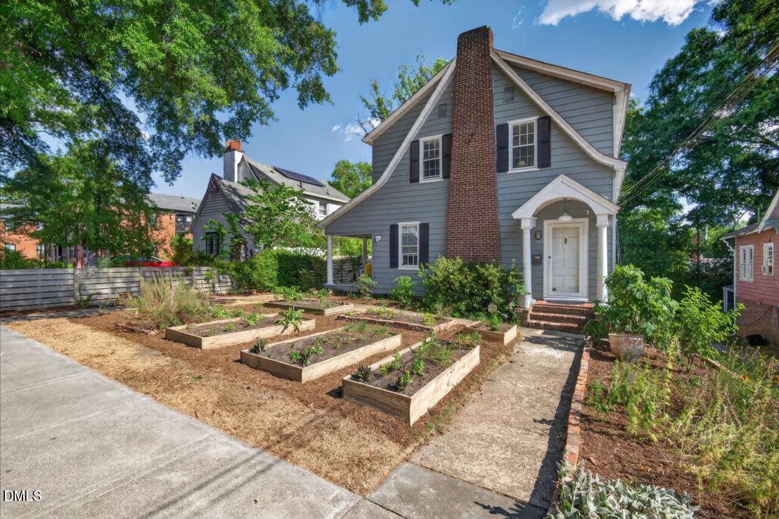 Photo of 321 W Trinity Avenue