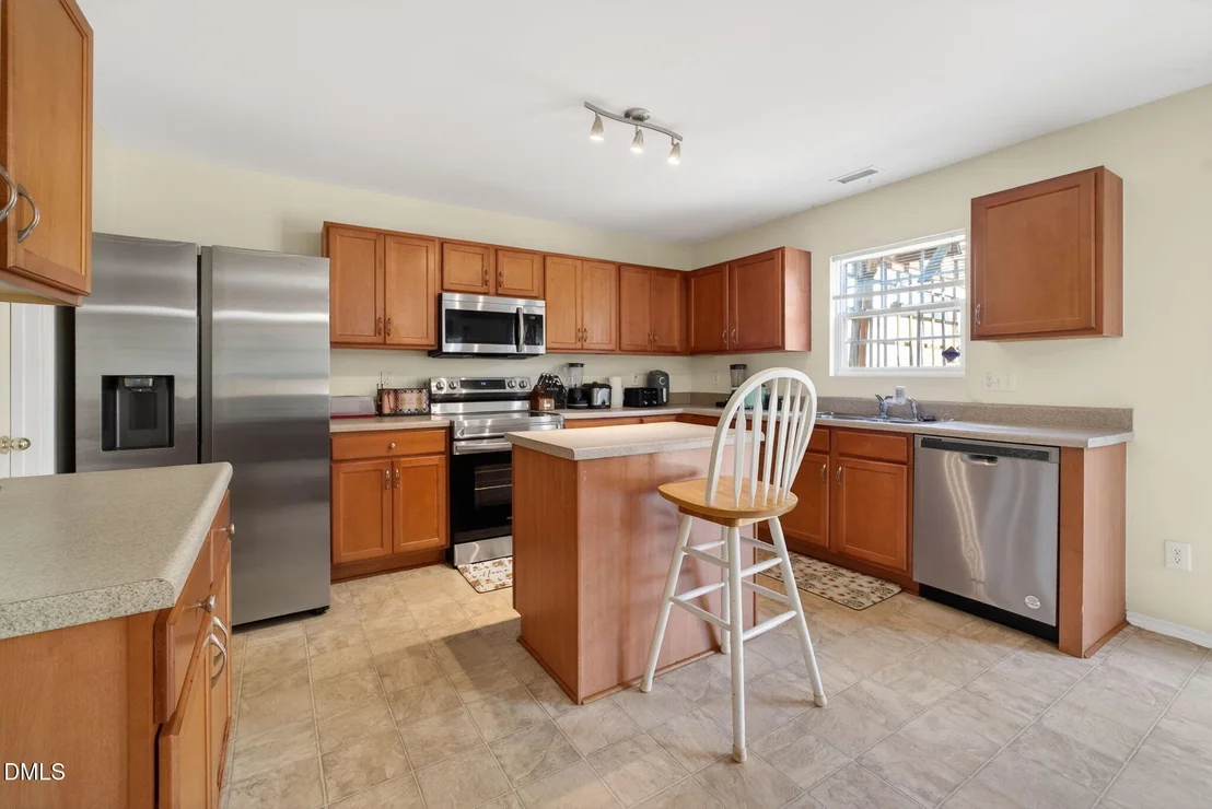 Photo of 1012 Breeze Lane