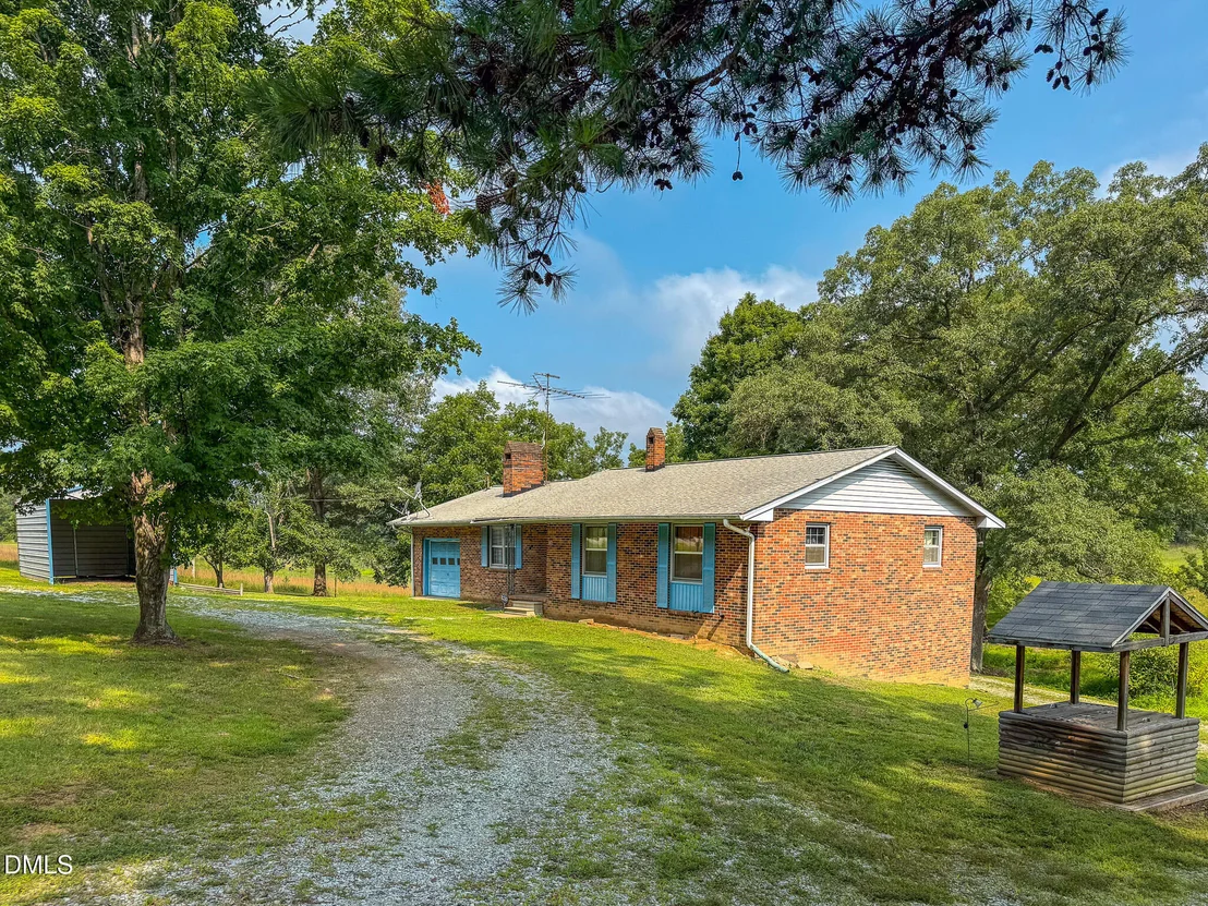 Photo of 2072 Edwin Robertson Road