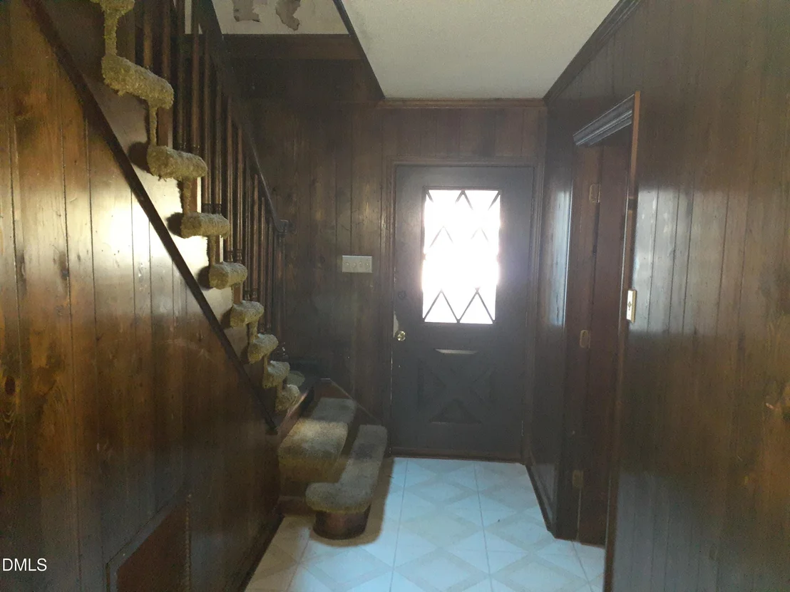 Photo of 1576 Munns Road