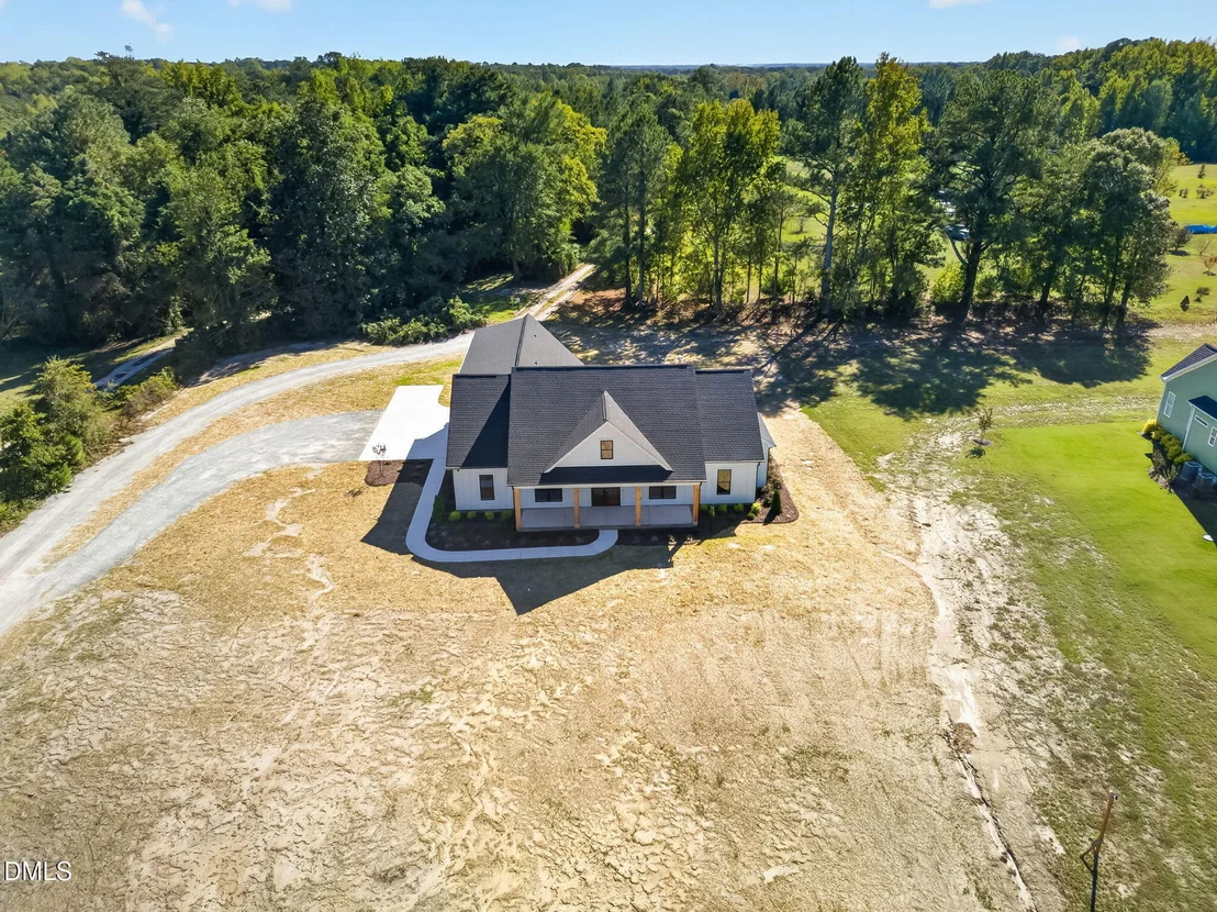 Photo of 643 Dixon Road