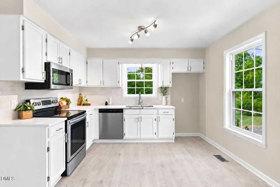Photo of 305 1st Street