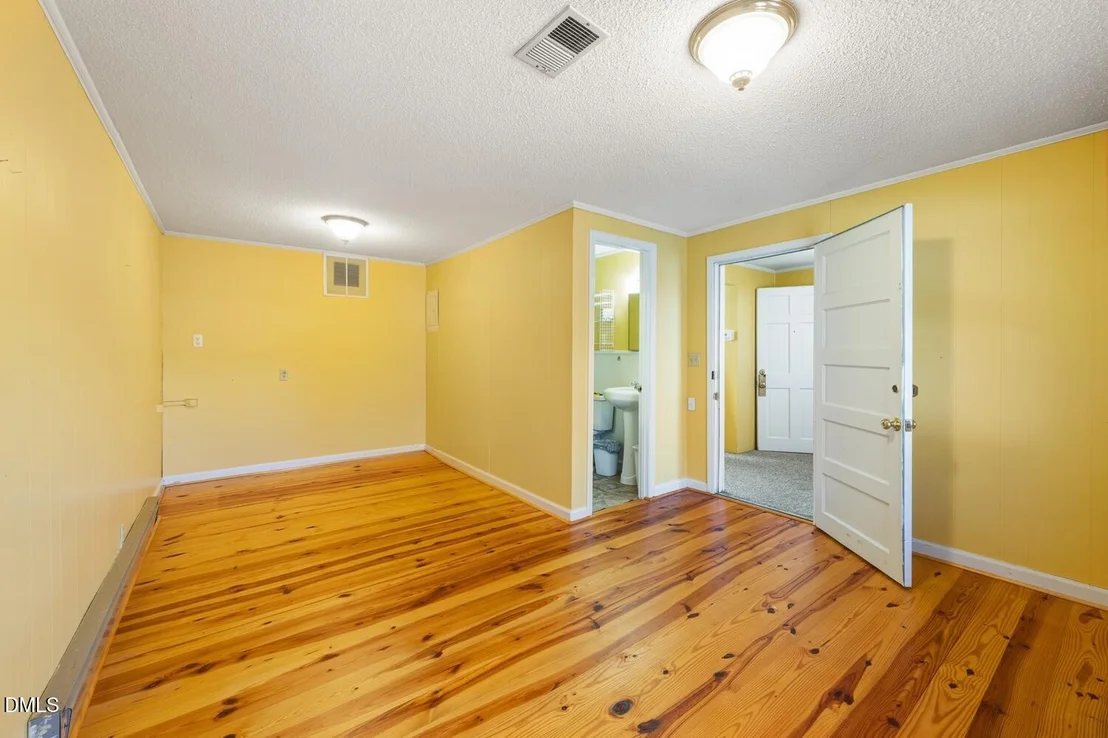 Photo of 1146 Rogers Road