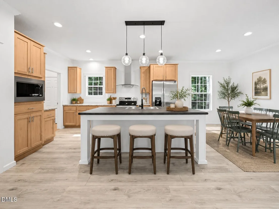 Photo of 2558 Buckingham Drive