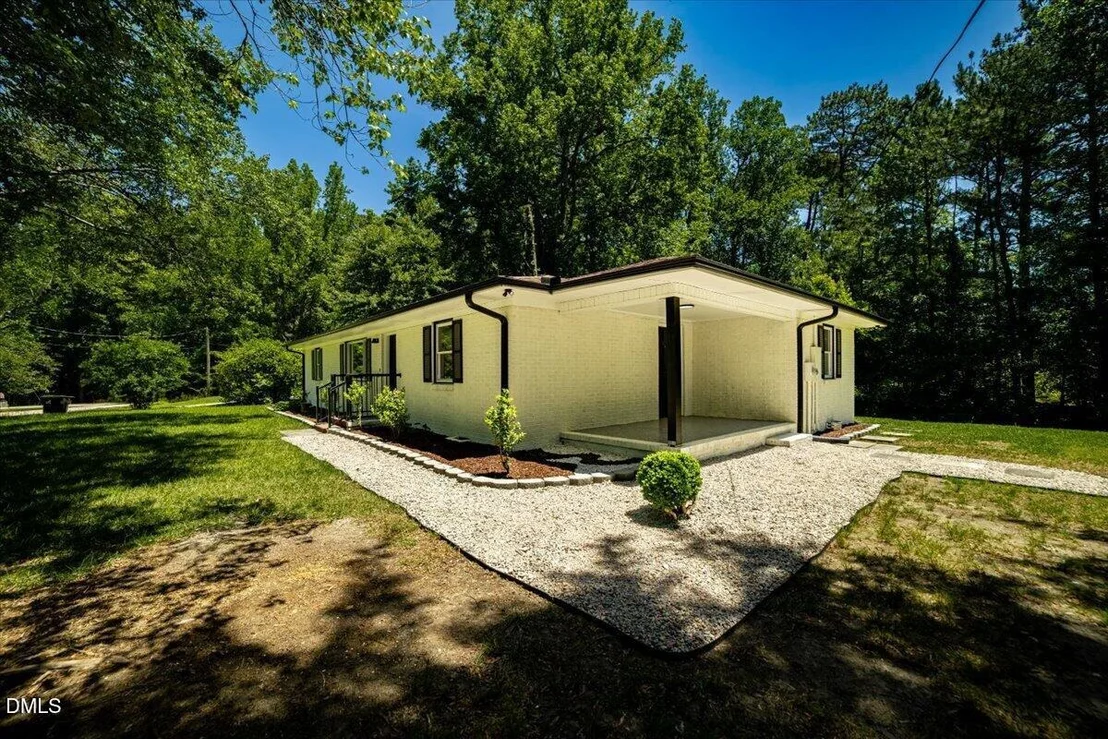 Photo of 906 Circle Drive