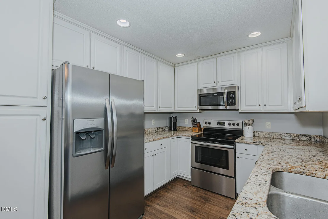 Photo of 611 Pebble Drive
