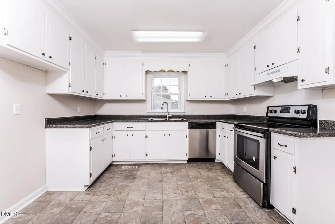 Photo of 870 Abbott Road