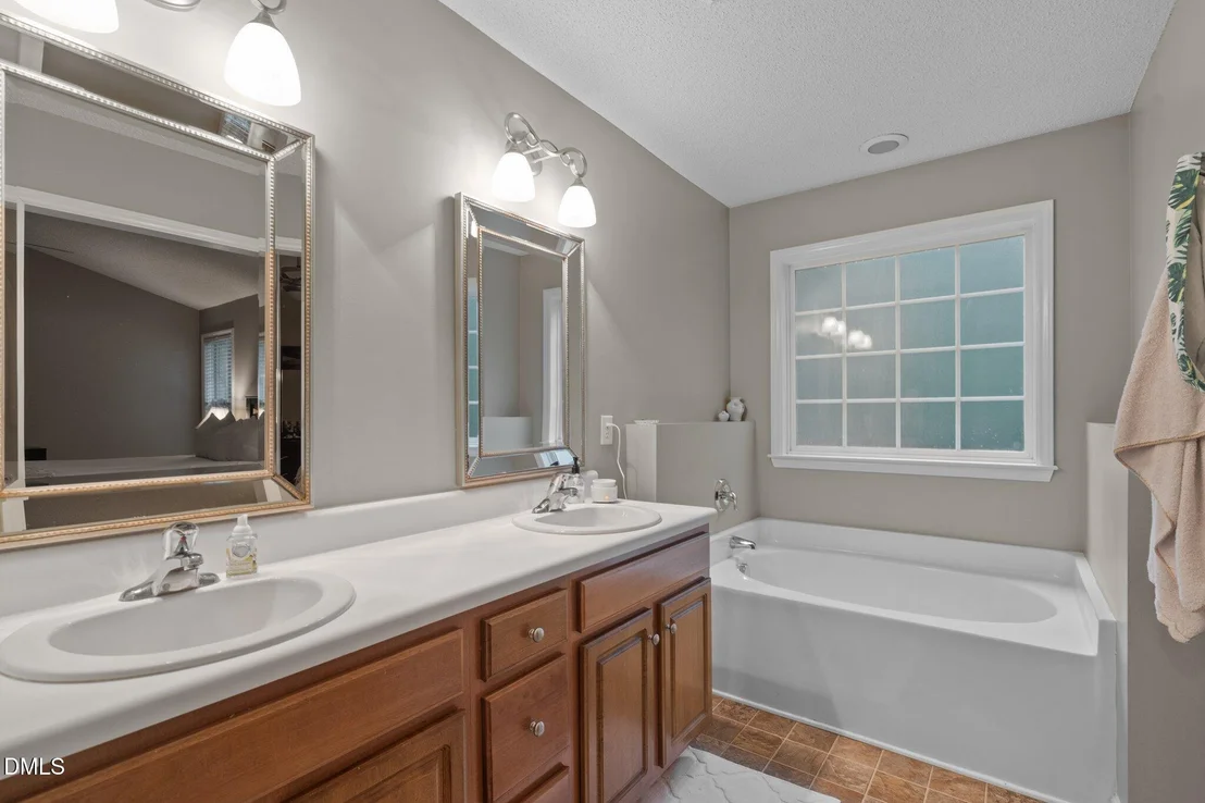 Photo of 262 Clayton Pointe Drive