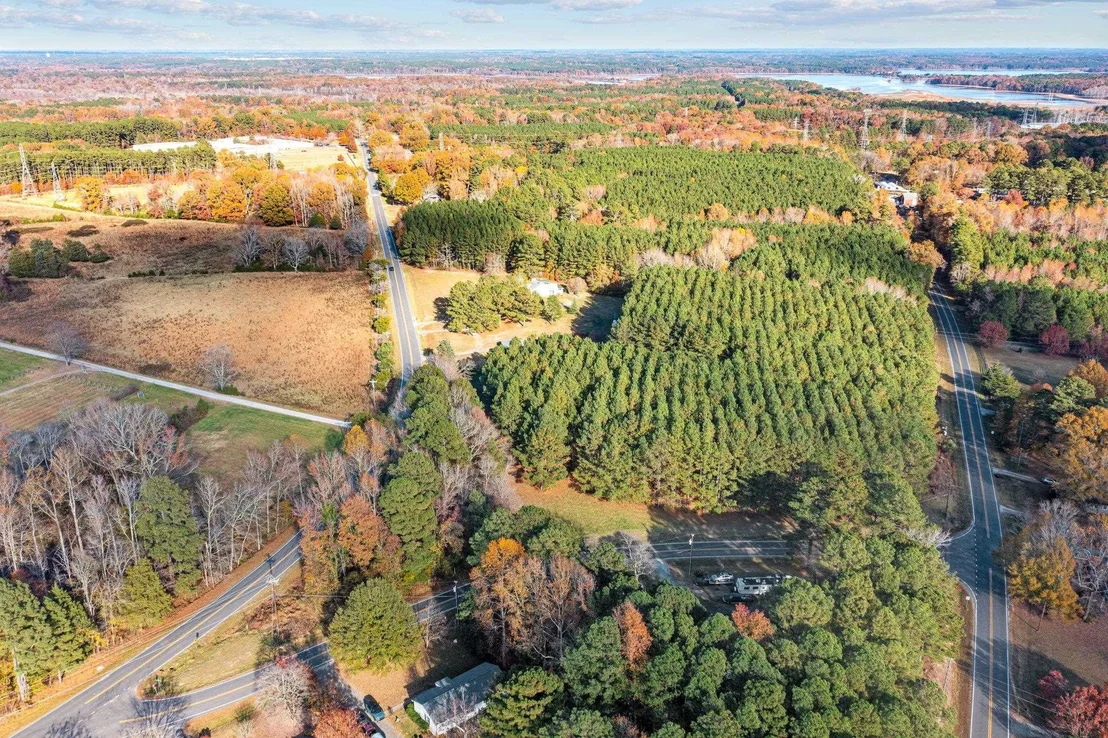 Photo of 3216 Hamlin Road