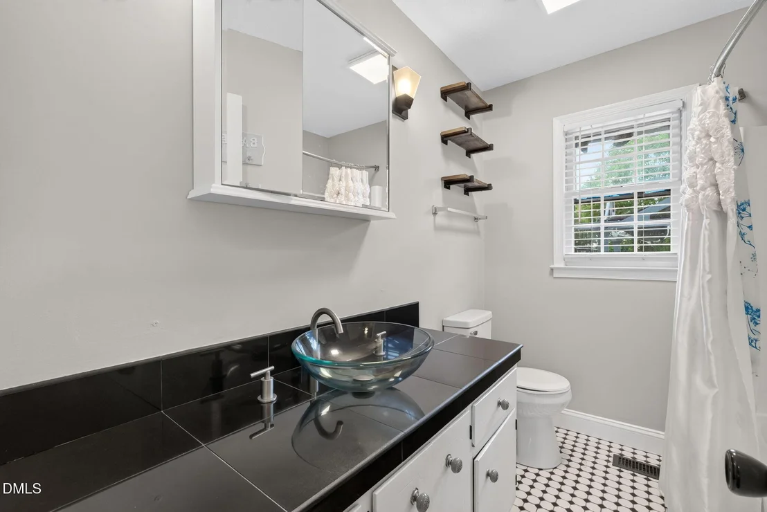 Photo of 209 Chic Ennis Road