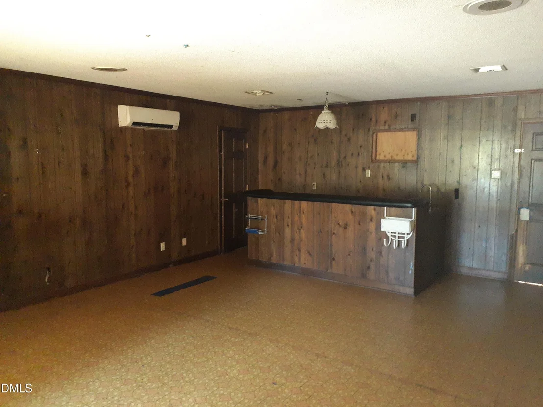 Photo of 1576 Munns Road