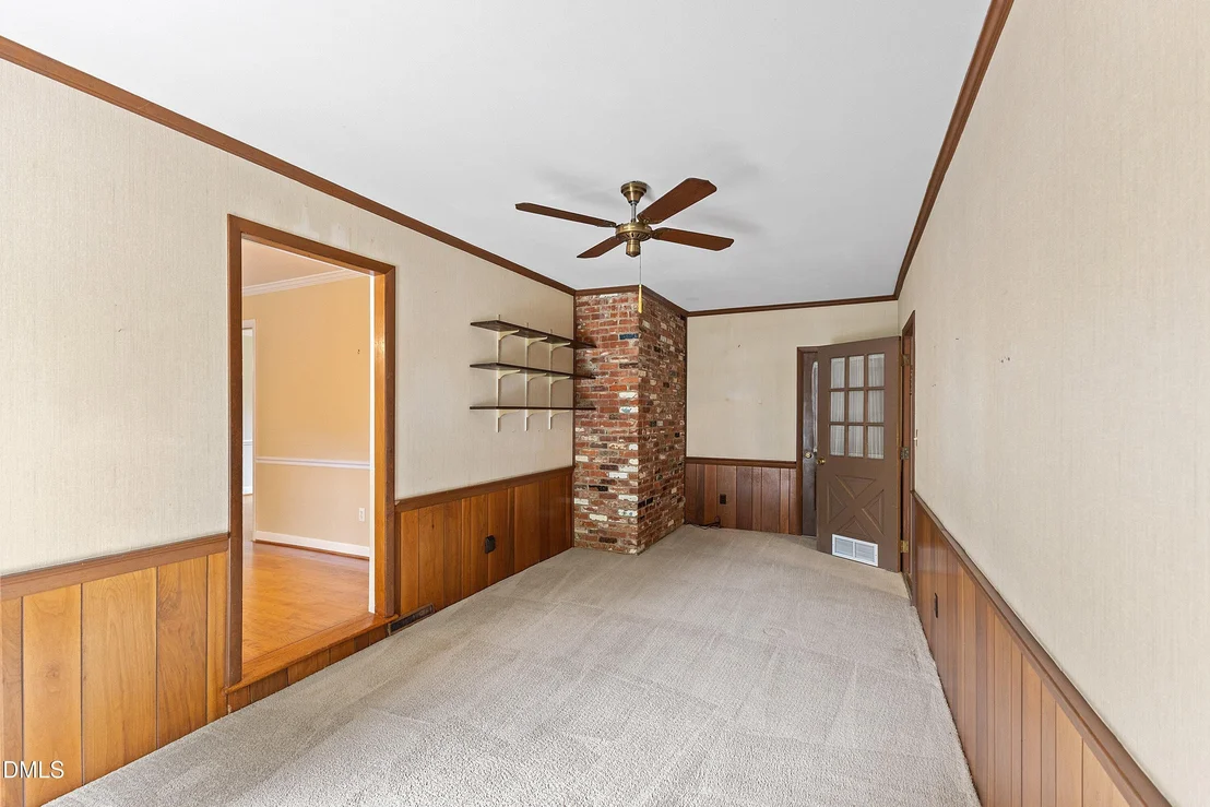 Photo of 1101 S Walnut Drive
