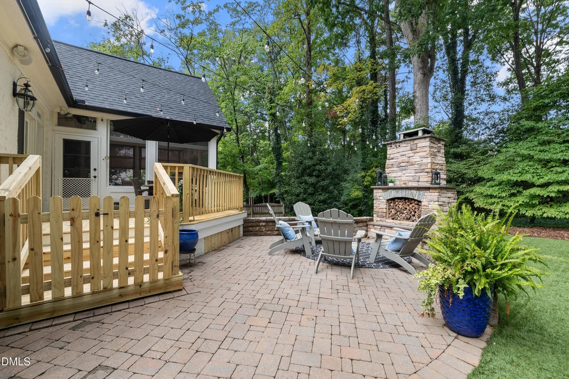 Photo of 304 Versailles Drive