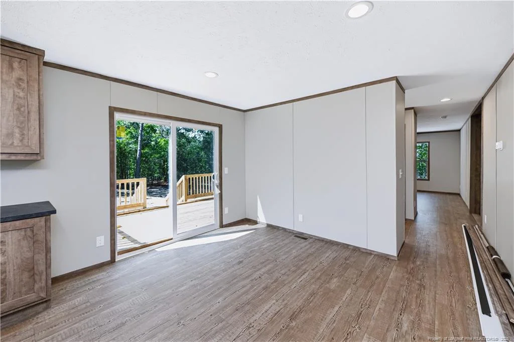 Photo of 948 Pine Oak
