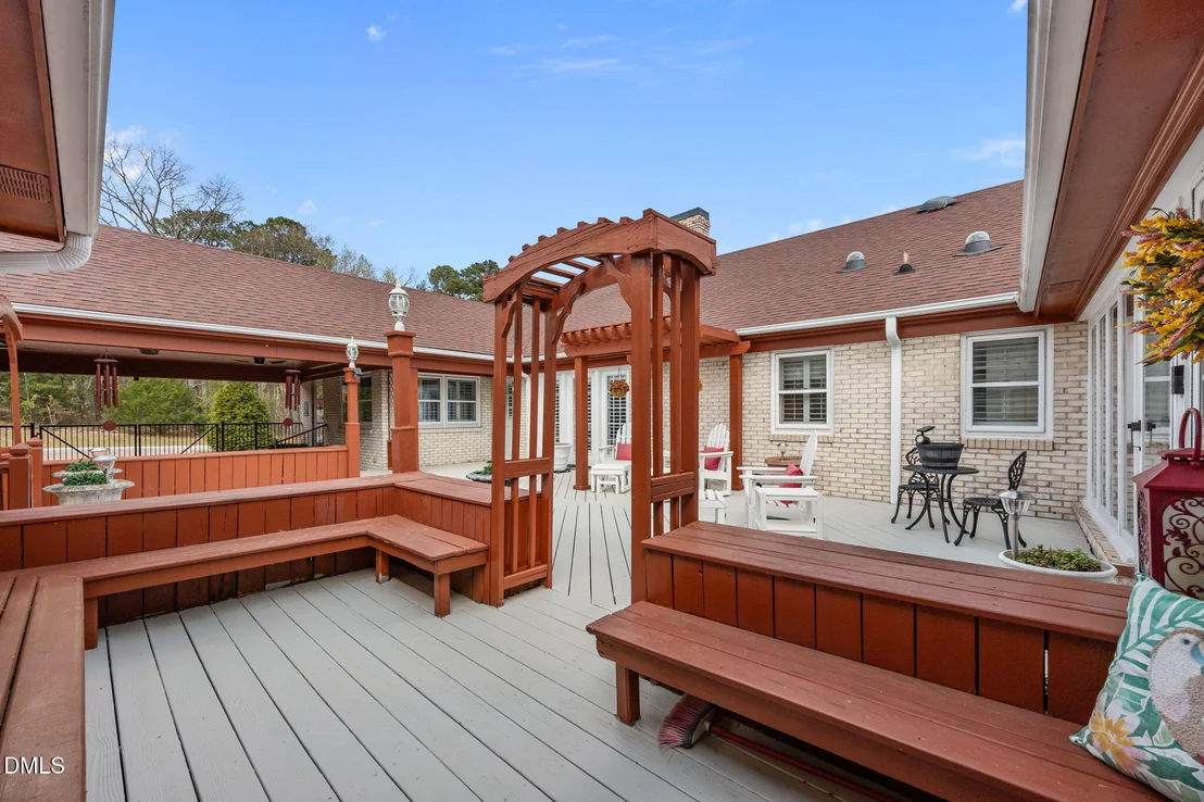 Photo of 801 Lakeside Drive