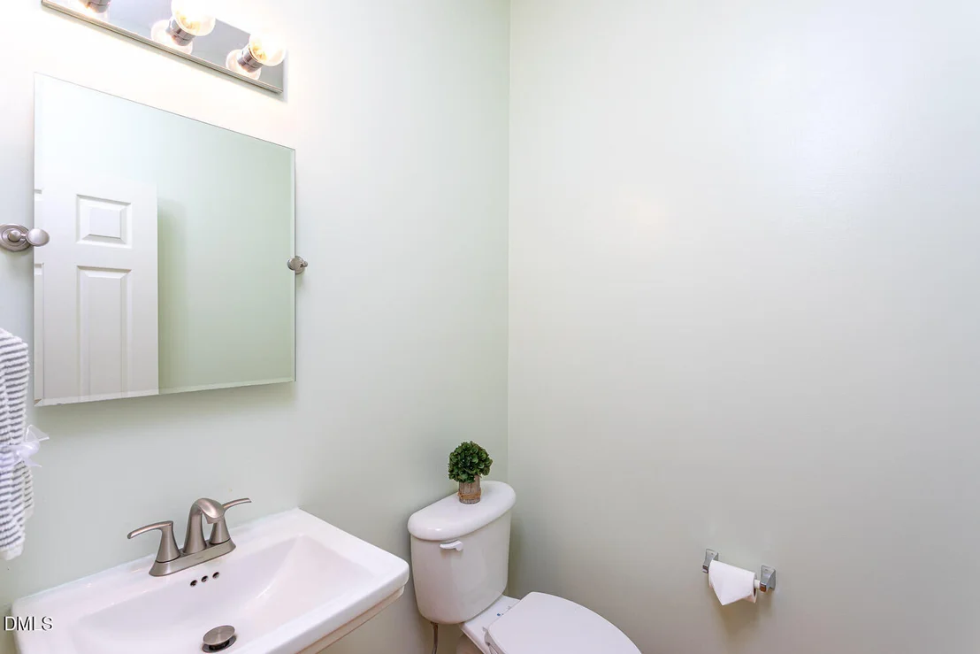 Photo of 208 Troyer Place