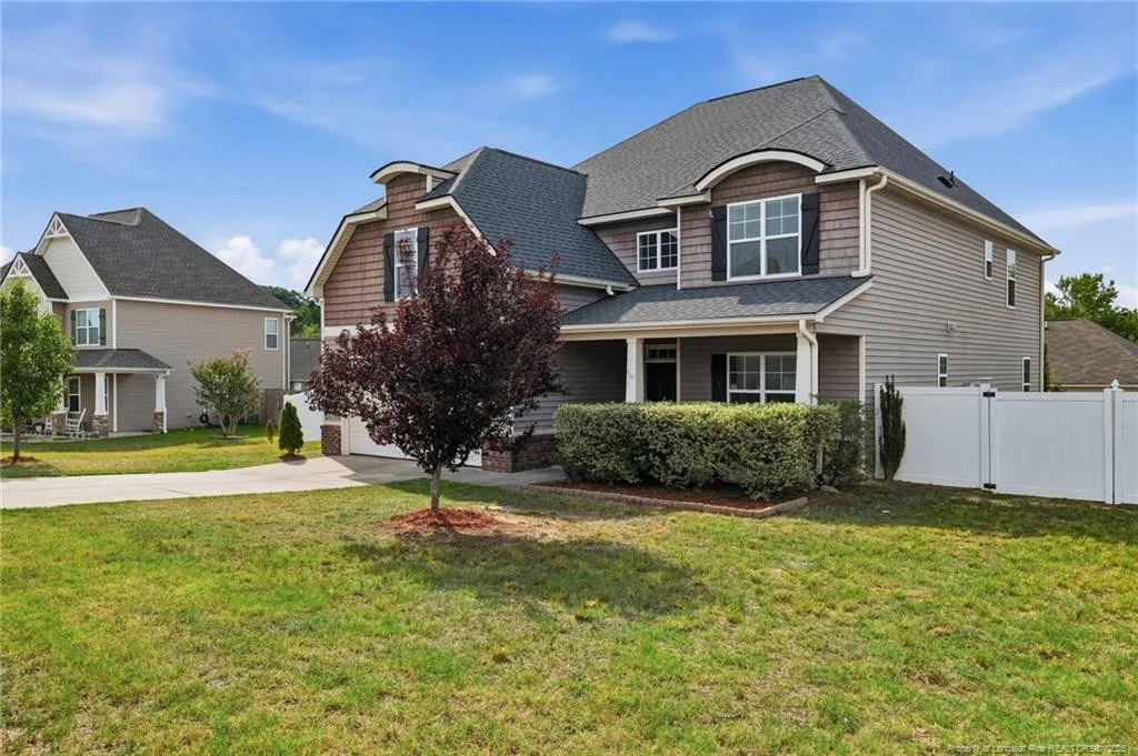 Photo of 910 Highgrove Drive