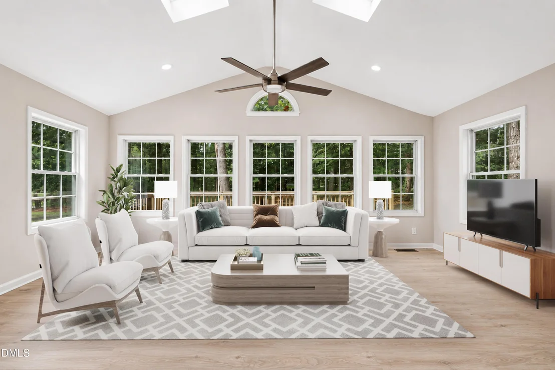 Photo of 807 Yosemite Circle