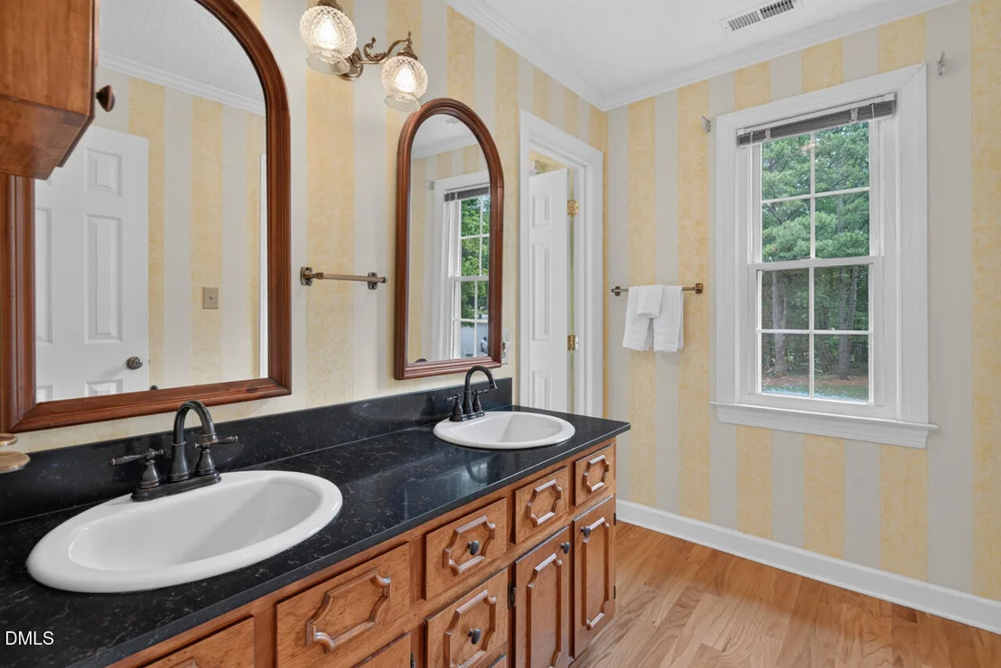 Photo of 6125 Iris Drive