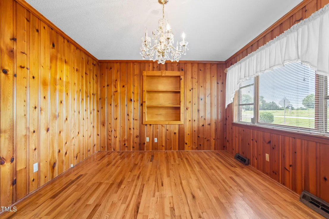 Photo of 207 Wendell Road