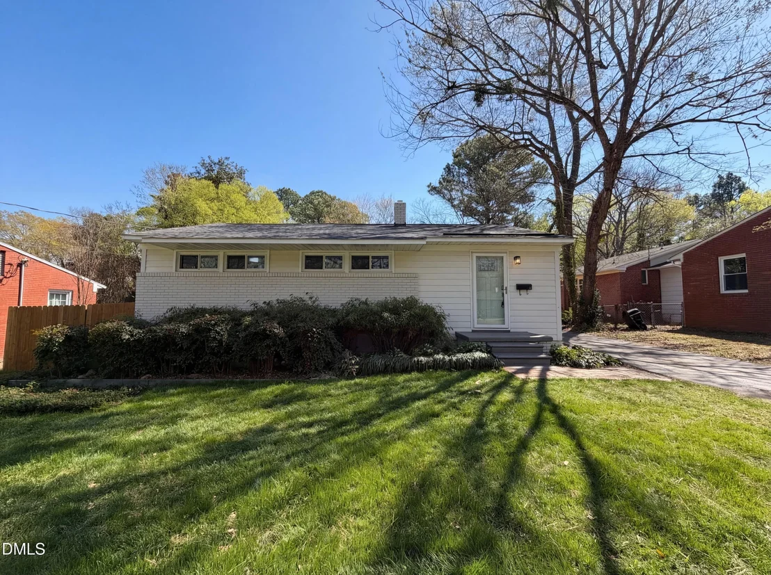 Photo of 910 Devonport Drive