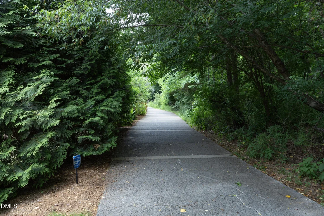 Photo of 121 Ruskin Drive
